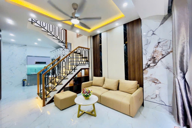 Nhà Mới 2 Tầng Sàn 42M2, Vuông – Quang Trung Qv