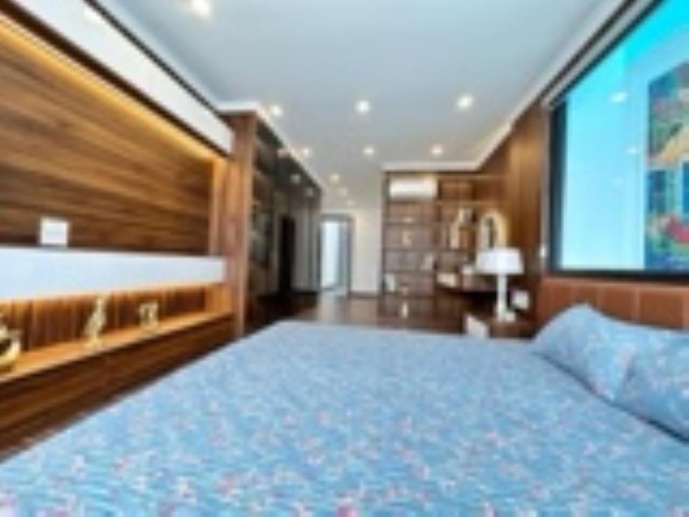 Bán nhà mới đẹp 6 tầng, thang máy, nội thất cao cấp - Vị trí đắc địa