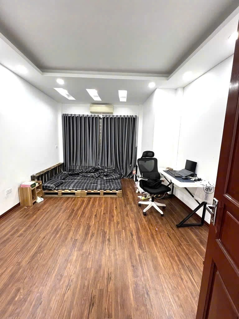 Nhà đẹp 5 tầng, vị trí trung tâm, giao thông thuận tiện - Hoàng Mai