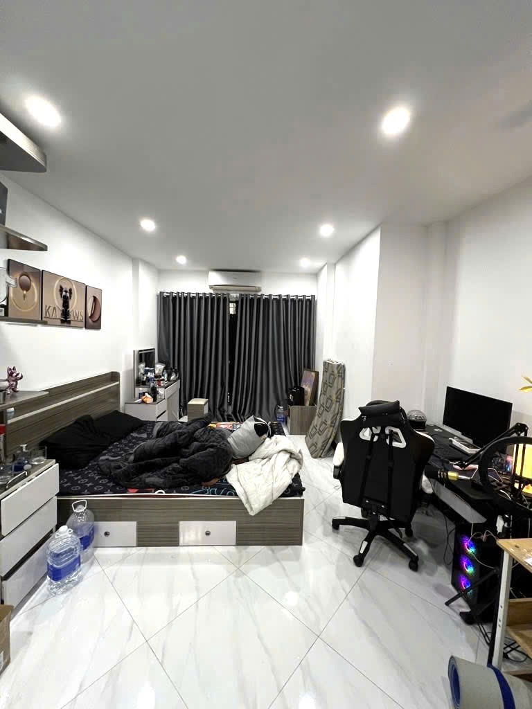 Nhà đẹp 5 tầng, vị trí trung tâm, giao thông thuận tiện - Hoàng Mai