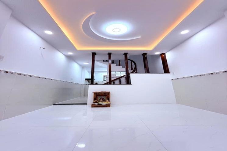 Nhà 2 tầng sàn 40m2, Vuông – Nguyễn Văn Khối QV