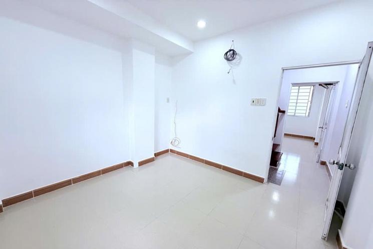 Nhà 2 tầng sàn 40m2, Vuông – Nguyễn Văn Khối QV