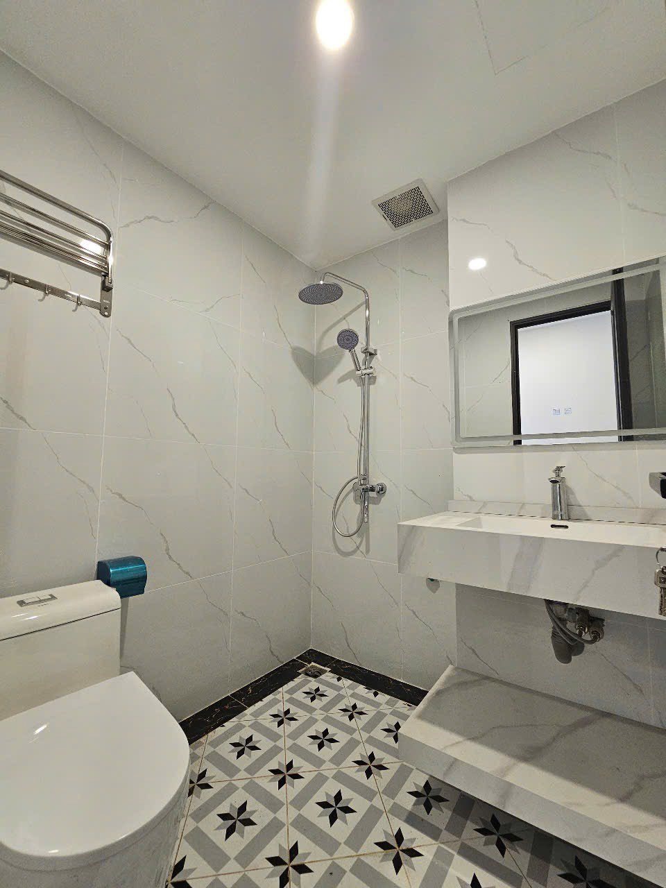 Ngô Quyền - Nhà Mới 35m² - 5 Tầng - Ô Tô Đỗ Cửa - 9.1 Tỷ