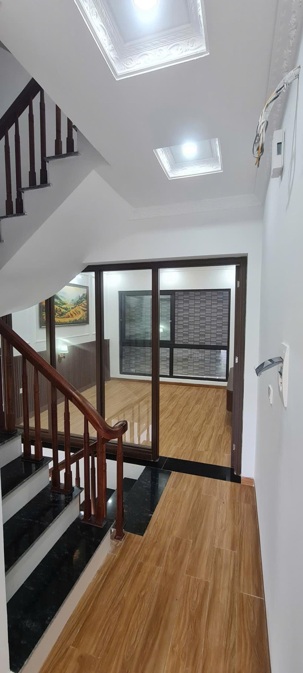 Bán nhà Đan Phượng - 40m2, 5 Tầng, Cạnh Chợ Tân Lập - Giá 5.5 tỷ