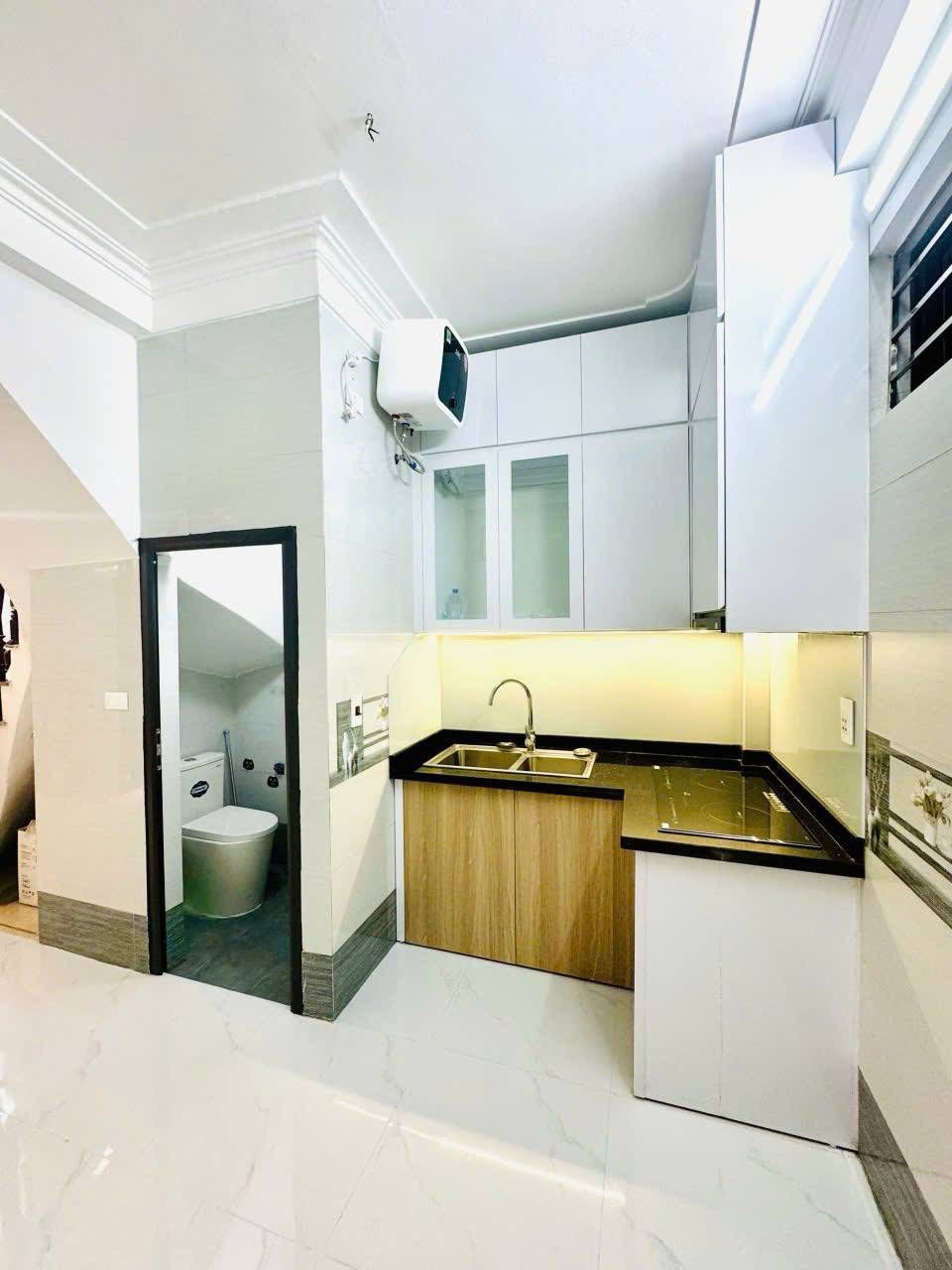 Nhà Mới 5 Tầng, Full Nội Thất - Khương Trung Thanh Xuân - Giá 6.7 Tỷ