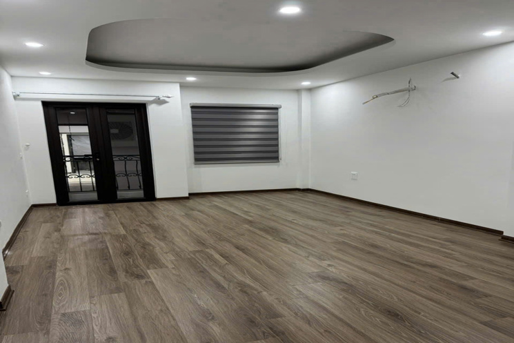 NHÀ MỚI - 6 T-THANG MÁY - 20 m  OTO TRÁNH TT CẦU GIẤY PHỐ VIP Nguyễn Khánh Toàn 37 m, 6 T, mt 3.6