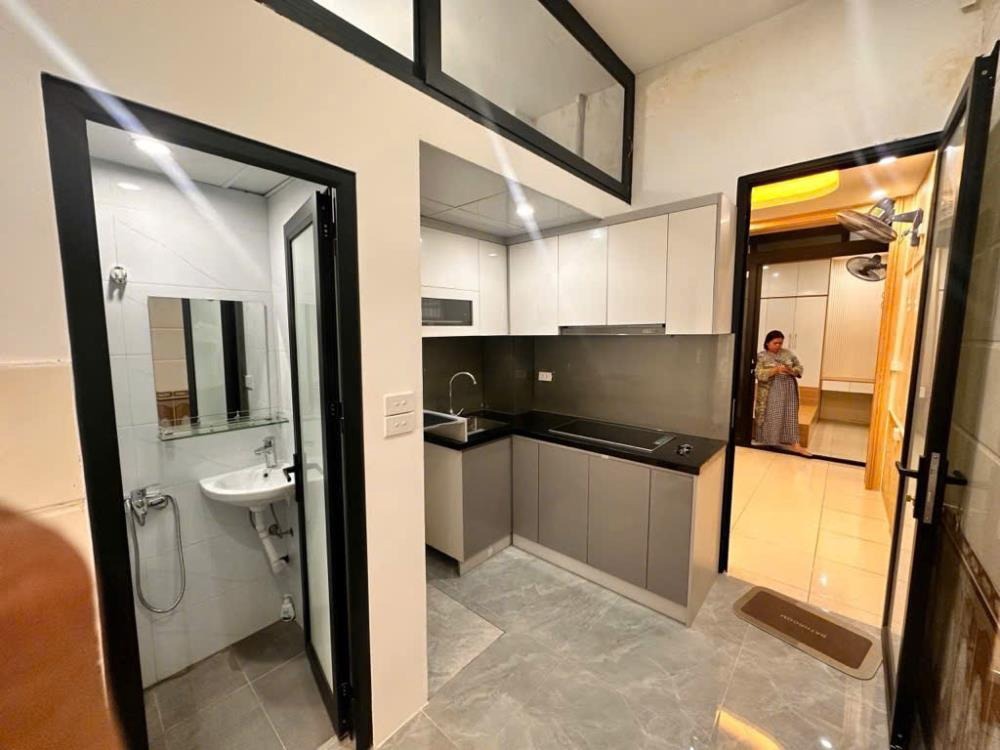 Bán nhà tập thể Bùi Xương Trạch - 2 tỷ, đẹp, ô tô vào tận nơi