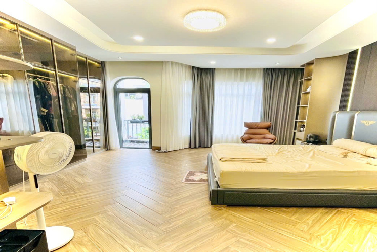 Mặt tiền trục chính Quận 4- KHÁNH HỘI- ngang hơn 5m cao 5 tầng đủ nội thất: 15 Tỷ nhỉnh. 0933910039