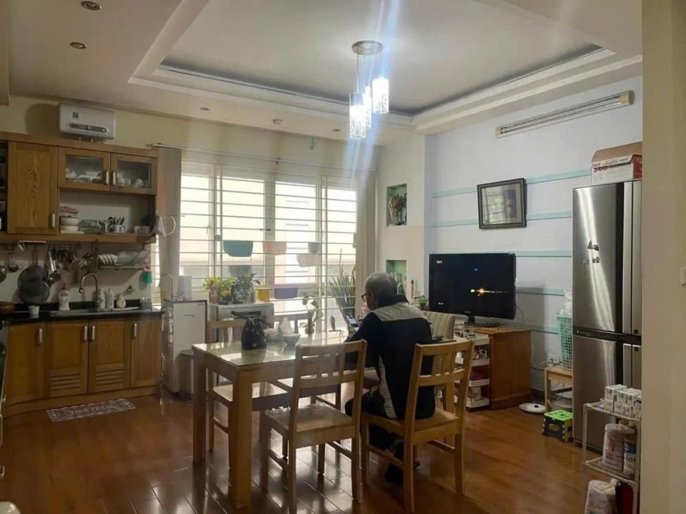 Bán nhà phố Trung Kính 75m² - Mặt tiền 6m - Giá 37 tỷ