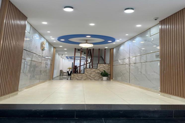 Nhà mặt tiền 5 tầng, Đường 10m, 75m2 – Lê Hoàng Phái QV