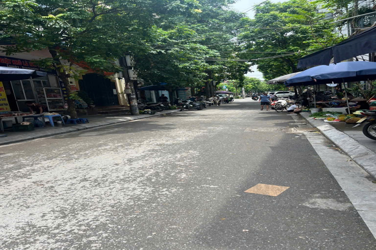 CHDV DÒNG TIỀN DUY NHẤT TẠI NGÕ 28 XUÂN LA_ TÂY HỒ HÀ NỘI____23 tỷ.DT 68M 7 TẦNG THANG MÁY.12 PHÒNG