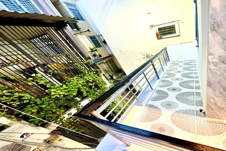 Giảm 200tr! Nhà mới 4 tầng HXH sàn 94m2 – Thích Quảng Đức Phú Nhuận