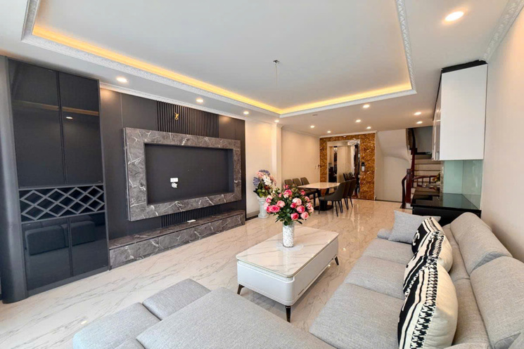Bán nhà Cổ Linh 45m MT4.1m 6 tầng thang máy gara ô tô hơn 10 tỷ