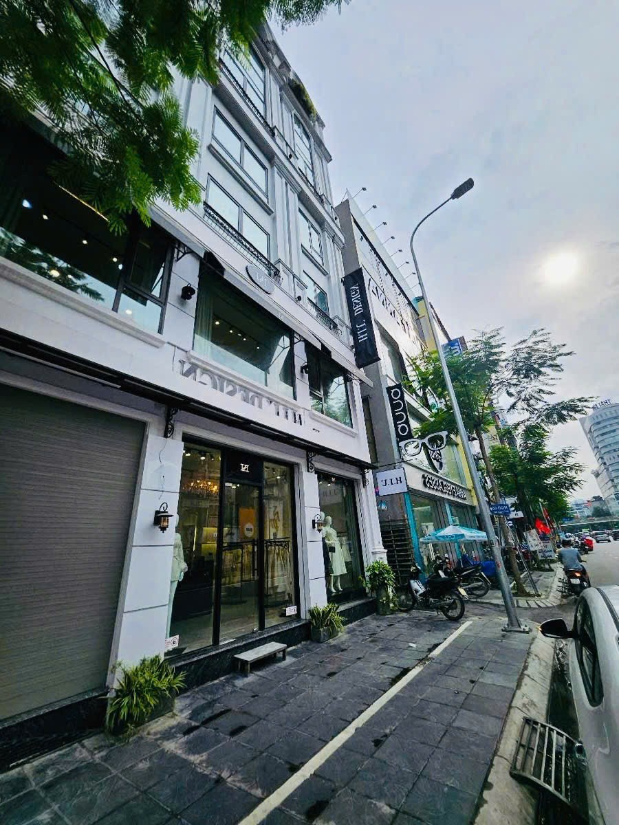Nhà Mặt Phố Chùa Bộc 107m² - Kinh Doanh Sầm Uất - Giá 59.5 Tỷ
