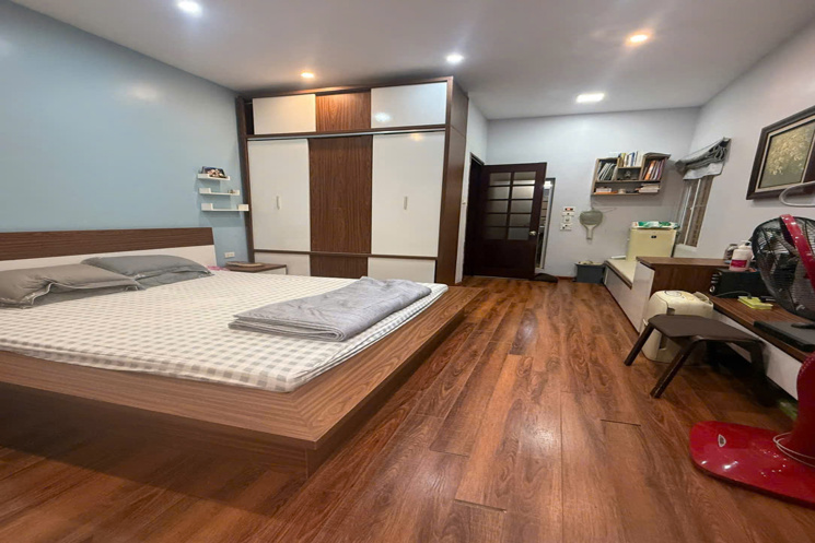 PHỐ CẦU GIẤY, NHÀ 4T ĐẸP DÂN XÂY, GẦN HỒ, Ô TÔ ĐỖ GẦN - 50M2, 11.6 TỶ