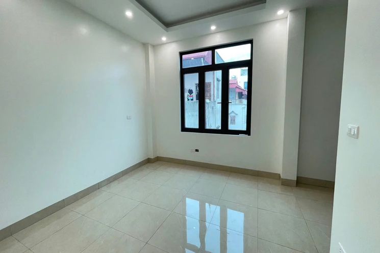 NHÀ MỚI FULL NỘI THẤT Phố Hoa Lâm 31m2 X 5 Tầng mặt tiền 6.9m, 6.5 tỷ Long Biên