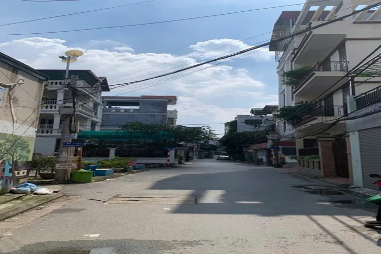 BÁN 80M2 ĐẤT PHỐ ĐỨC GIANG- LONG BIÊN MẶT TIỀN 6M X 9.3 TỶ. Ô TÔ VÀO ĐẤT