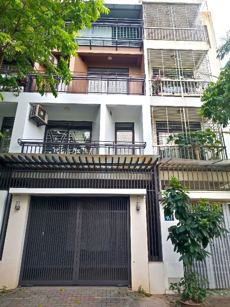 Bán BT Liền Kề Ao Sào Giá Tốt: 70m2 x 5T, Nội Thất Cao Cấp