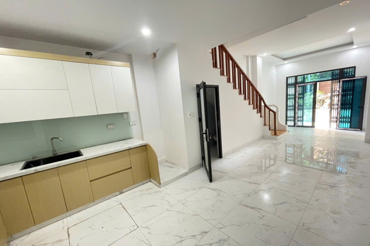 GIA ĐÌNH CẦN TIỀN BÁN GẤP NHÀ TẠI QUANG TRUNG -YÊN NGHĨA -HÀ ĐÔNG, DT 39M2
NHÍCH 5 TỶ