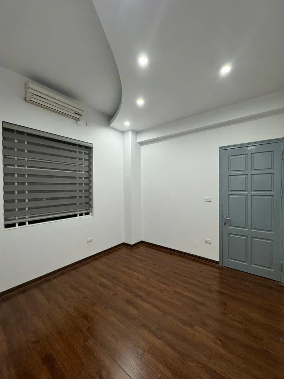 Bán căn hộ 3 phòng ngủ tại Resco Cổ Nhuế: 5.5 tỷ, full nội thất, tiện ích vượt trội