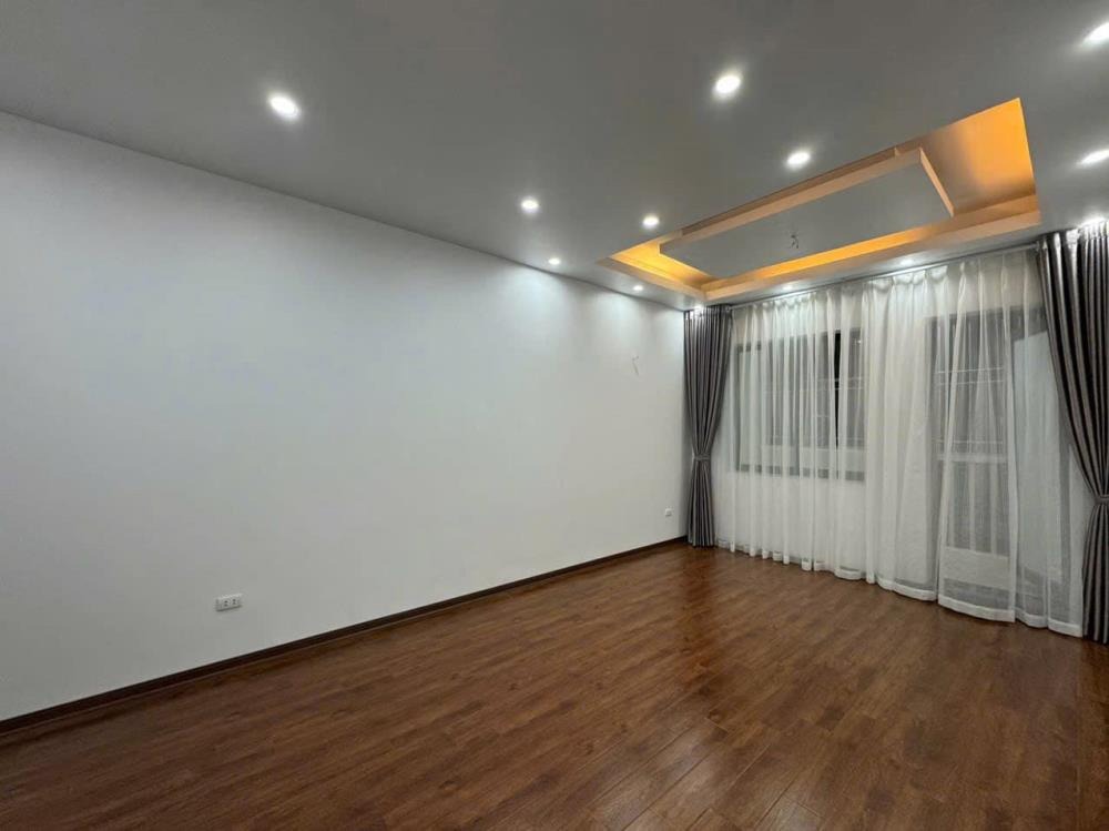Bán căn hộ 3 phòng ngủ tại Resco Cổ Nhuế: 5.5 tỷ, full nội thất, tiện ích vượt trội