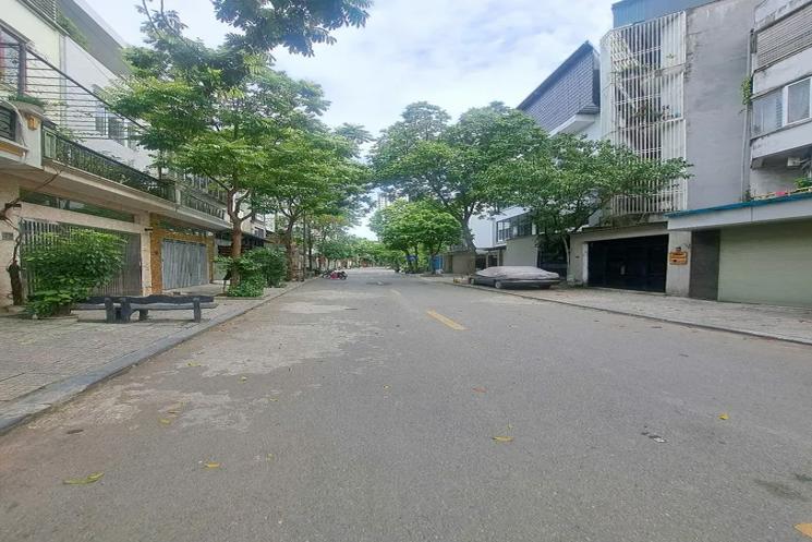 Bán nhà KĐT văn Phú, Hà Đông VỈA HÈ, Ô TÔ TRÁNH 95mx 5 tầng 26.5 tỷ