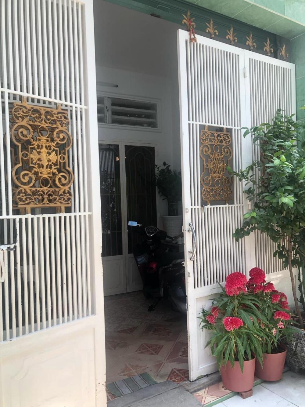 Nhà Góc 2PN, Sân Thượng - Q2, Gần BV Lê Văn Thịnh - 4.5 Tỷ