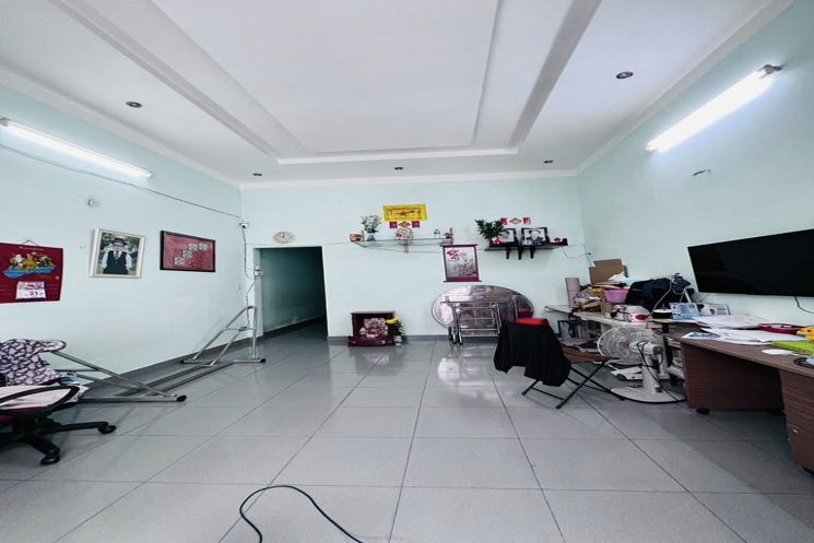 BÁN GẤP NHÀ QUANG TRUNG GIÁ SỐC DIEN TICH KHUNG