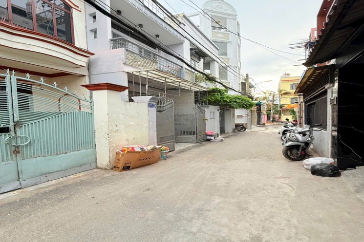 Giảm 400 Triệu  Nhà Nguyễn Văn Khối  Hẻm Xe Hơi Tới Cửa