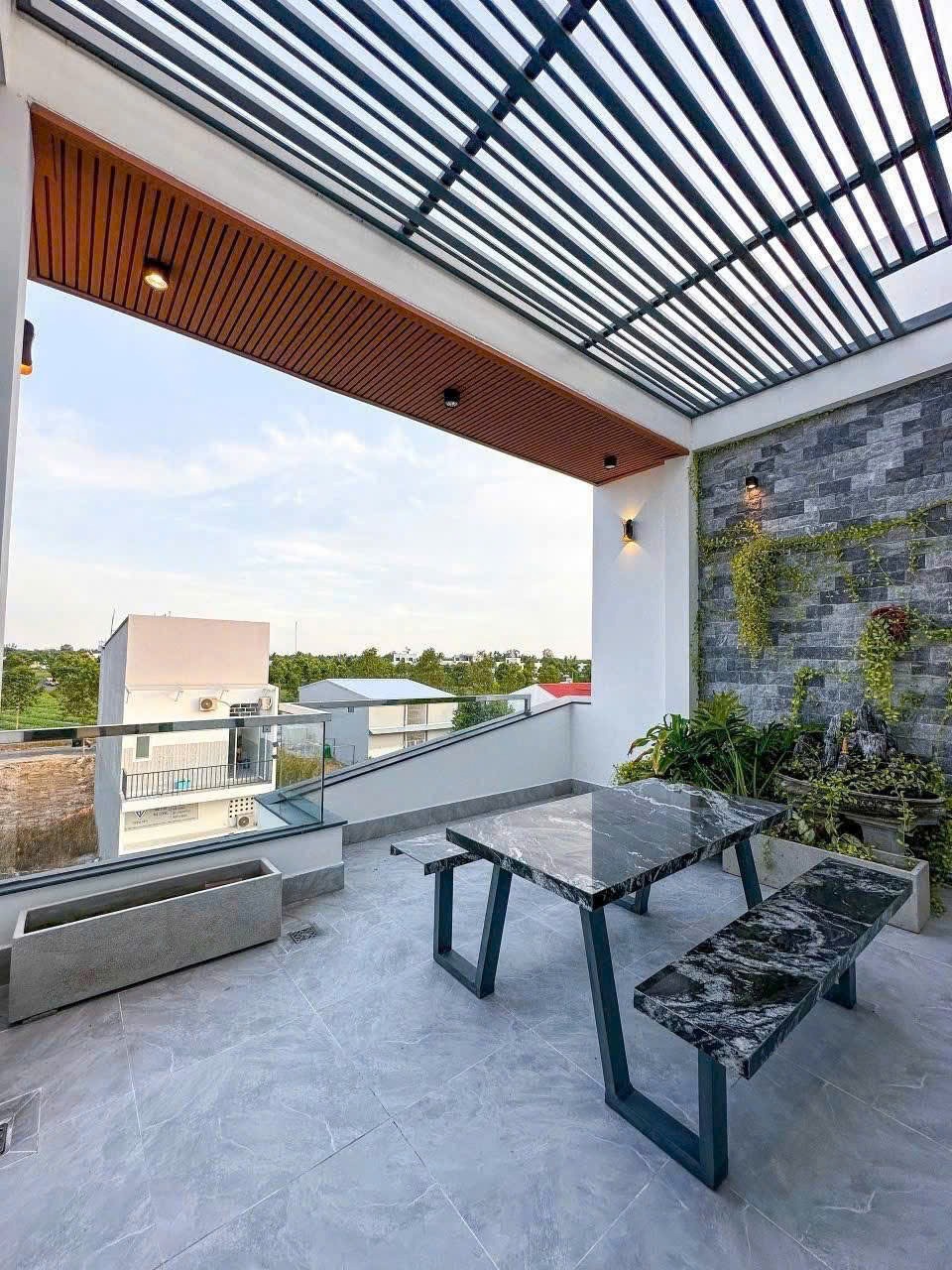 Cơ Hội An Cư Lạc Nghiệp Tại TP.HCM: Nhà Đẹp, Giá Tốt, Pháp Lý Rõ Ràng