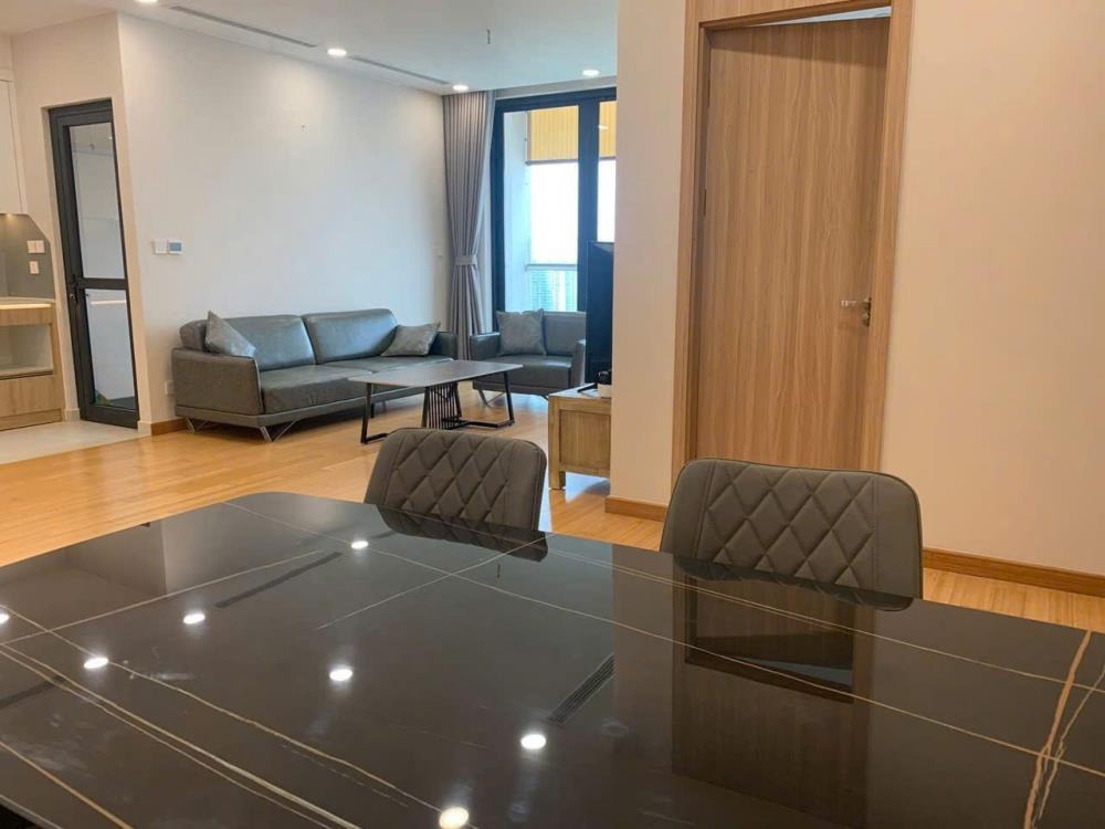 Bán Căn Hộ Star Tower 130m2, 3PN, Giá 10.8 tỷ - Dương Đình Nghệ