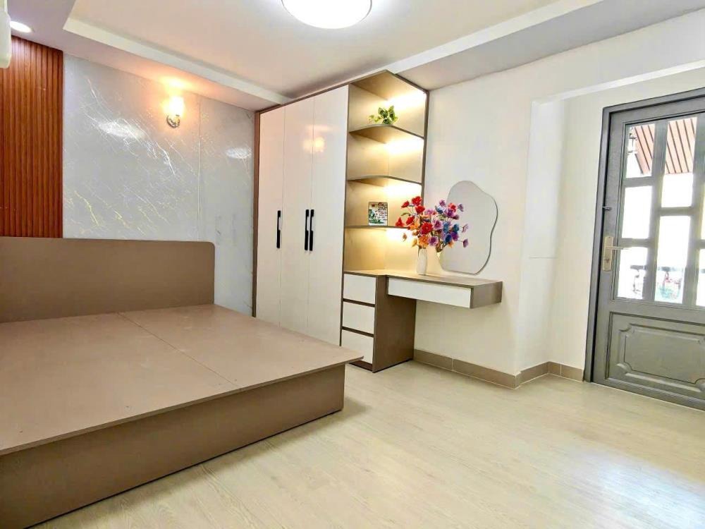 Giảm 200tr Nhà 3 Tầng, 69m2, Nở Hậu Nguyễn Du, Quận V