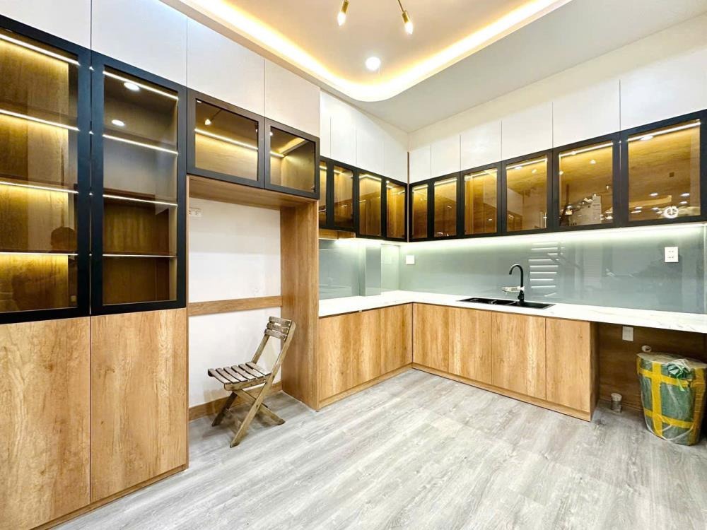 Góc 3 Mặt Tiền Nguyễn Văn Trỗi - Nhà 4 Tầng Phú Nhuận - Giá Tốt