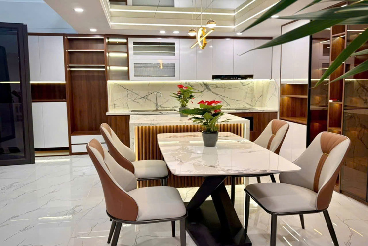 SIÊU HOT HÀNG HIẾM - NGÕ VIP - 6 T THANG MÁY - FULL NỘI THẤT NHƯ KHÁCH SẠN 5 SAO - TRƯỚC NHÀ THOÁNG