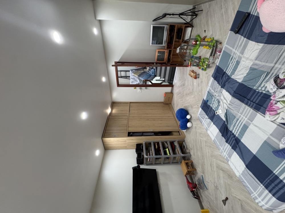 Nhà Mới 4 Tầng, 75m2, Bình Tân: 5PN, Nội Thất Cao Cấp, Giá 7.5 Tỷ