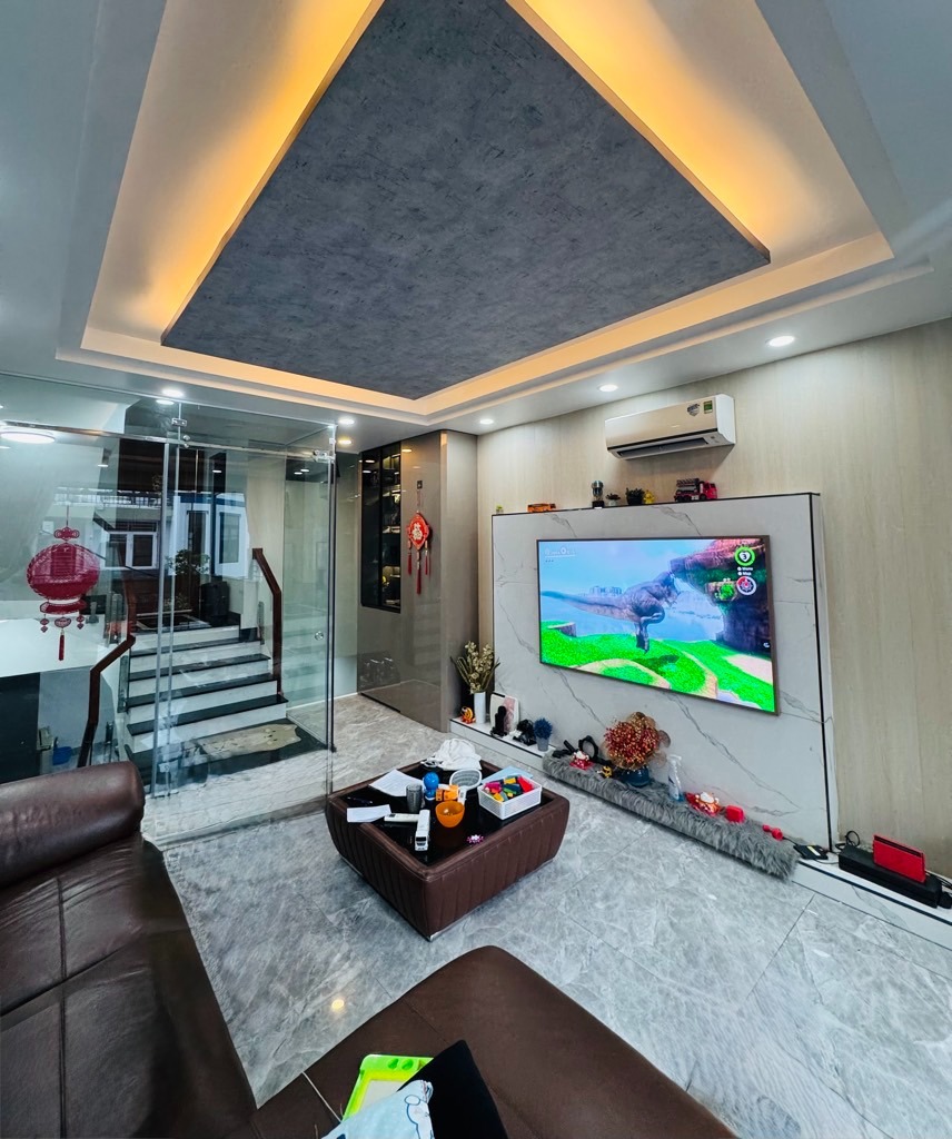 Nhà Mới 4 Tầng, 75m2, Bình Tân: 5PN, Nội Thất Cao Cấp, Giá 7.5 Tỷ