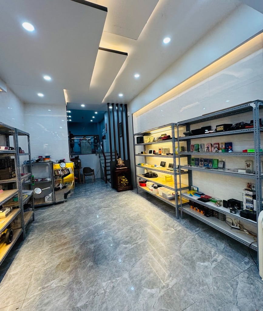 Nhà Mới 4 Tầng, 75m2, Bình Tân: 5PN, Nội Thất Cao Cấp, Giá 7.5 Tỷ