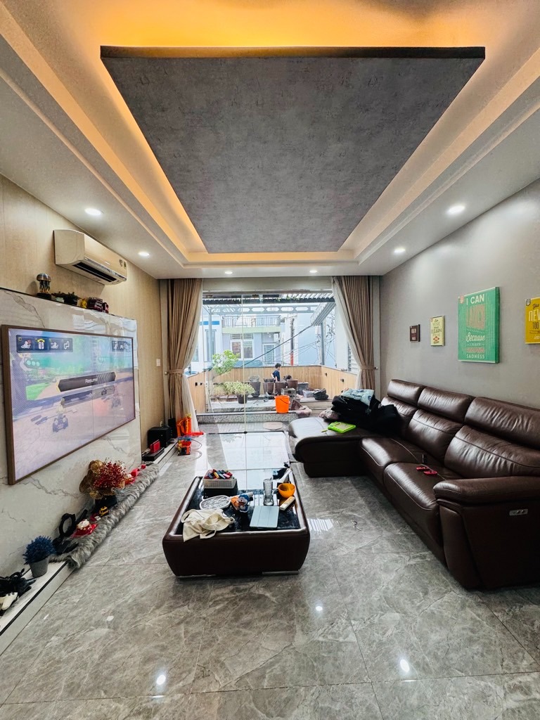 Nhà Mới 4 Tầng, 75m2, Bình Tân: 5PN, Nội Thất Cao Cấp, Giá 7.5 Tỷ