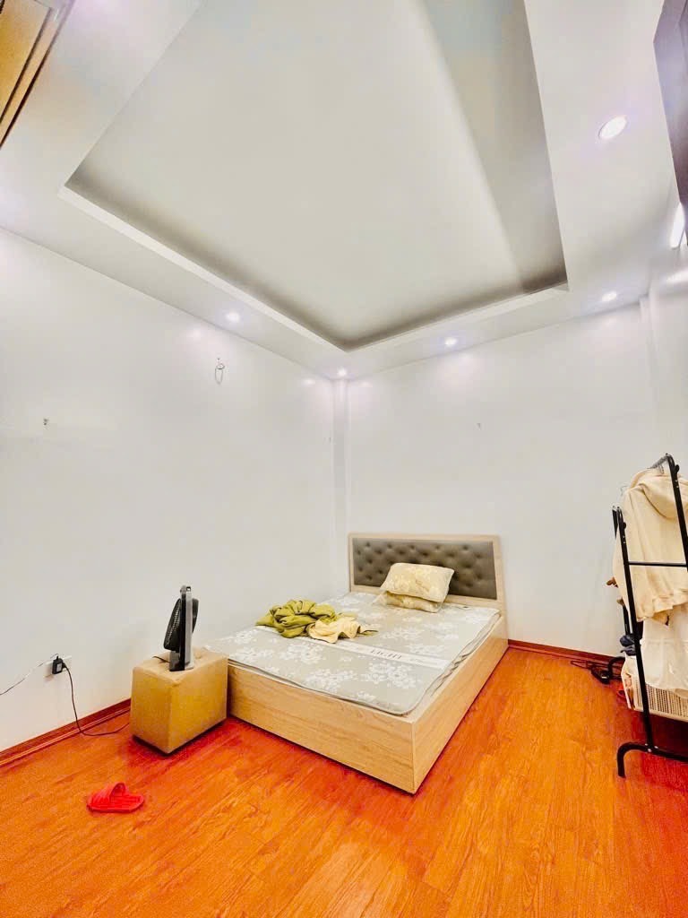 Siêu phẩm hiếm có: Nhà 38m2, 4 tầng, mặt tiền 6m, Linh Đàm, chỉ 6 tỷ+