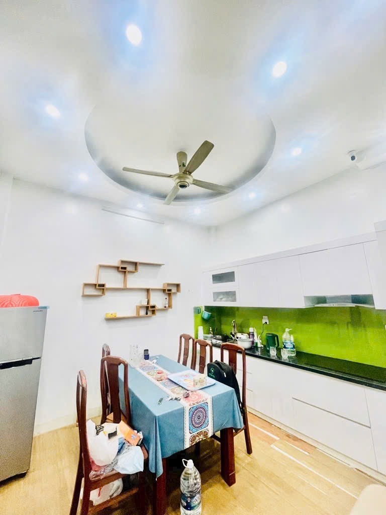 Siêu phẩm hiếm có: Nhà 38m2, 4 tầng, mặt tiền 6m, Linh Đàm, chỉ 6 tỷ+