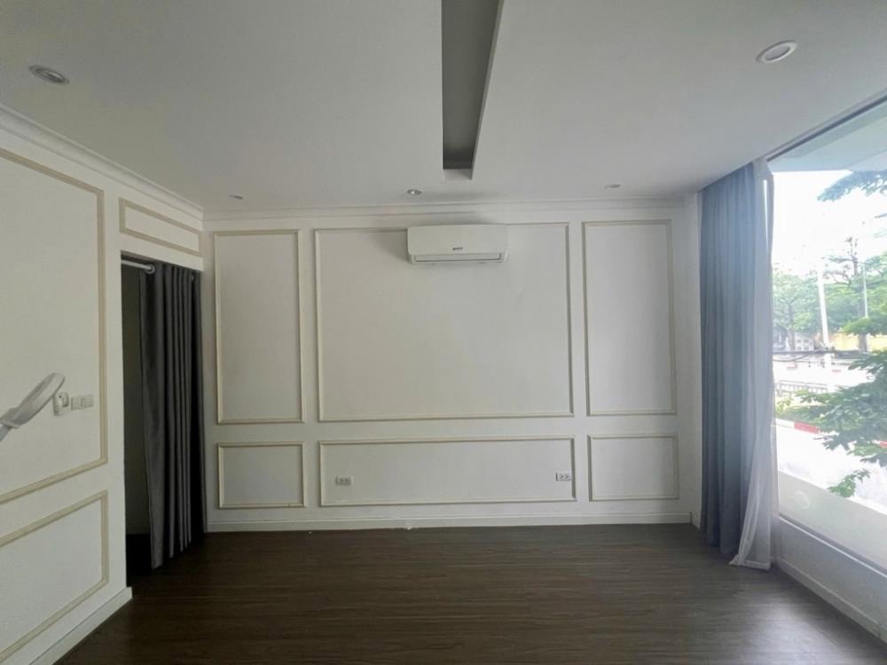 🔥 Siêu phẩm Nguyễn Chí Thanh: Biệt thự 8 tầng, mặt tiền 9.4m, dòng tiền khủng 105tr/tháng