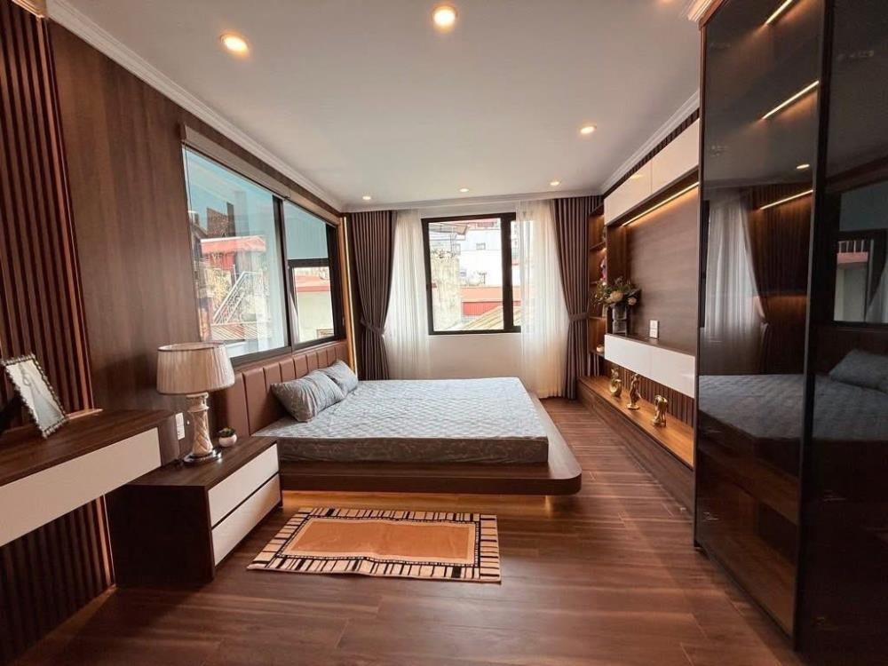 Bán nhà Mỹ Đình 35m2, 5 tầng, mặt tiền 4.6m, lô góc 2 thoáng, giá tốt