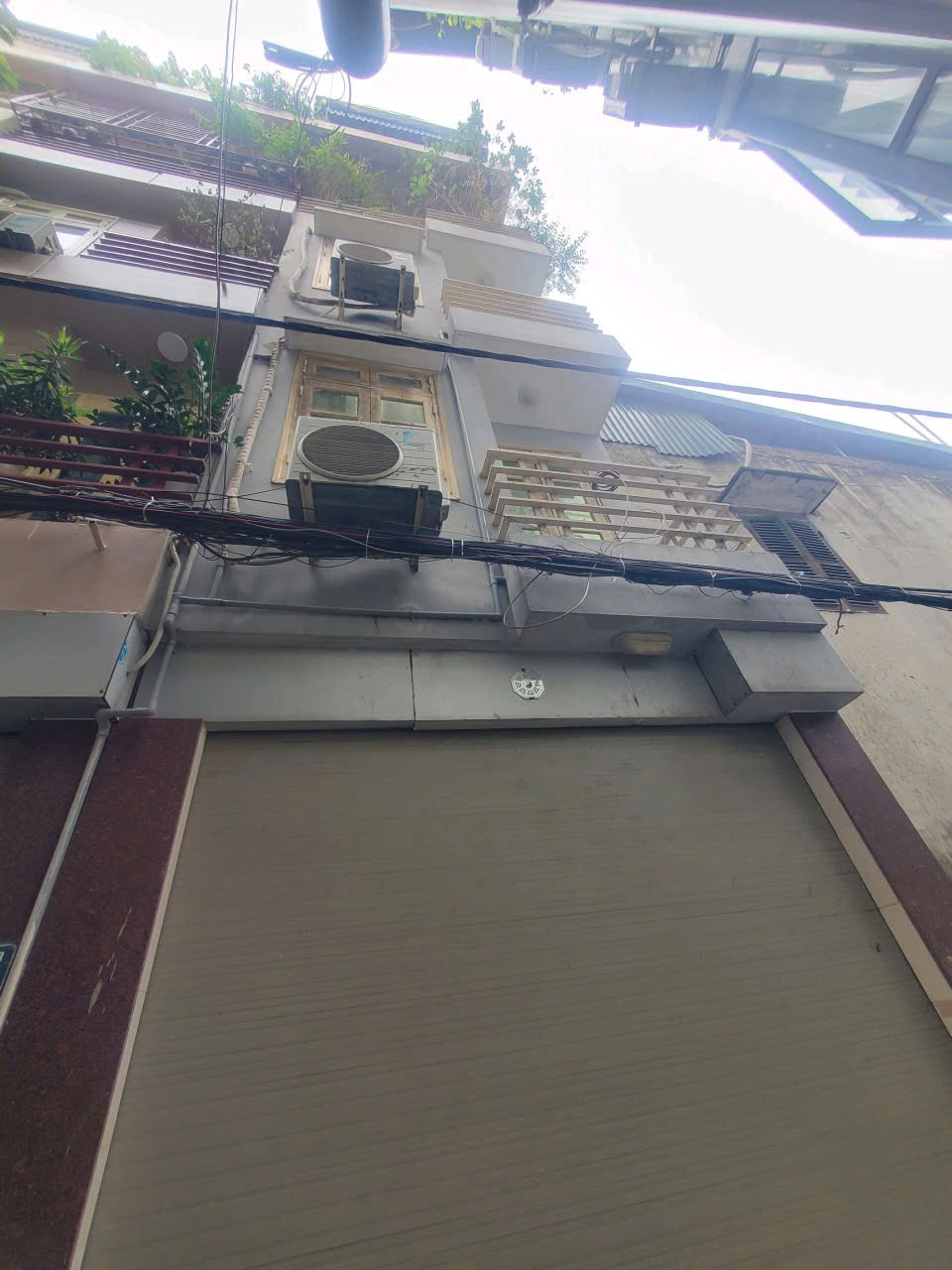 Bán nhà ngọc lâm, Long Biên 5 tầng, 37m² ô tô đỗ cửa - 8.8 tỷ