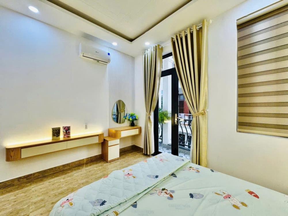 Siêu phẩm 4 Tầng, Gò Vấp: 4x13m, Giá 5.8 Tỷ - Liêng 0825519011