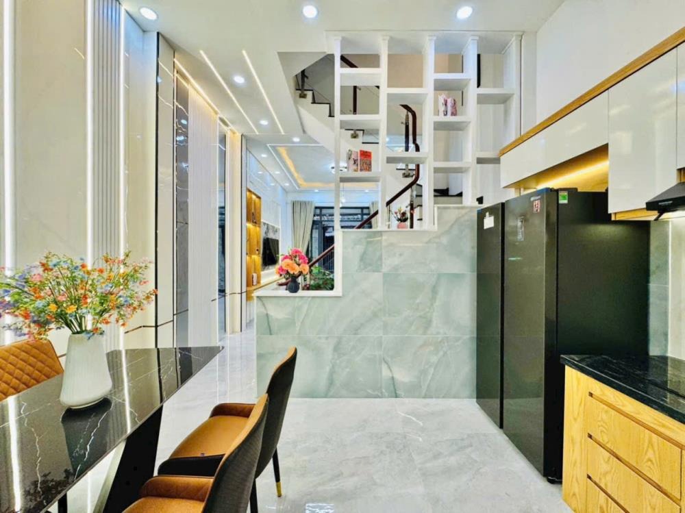 Siêu phẩm 4 Tầng, Gò Vấp: 4x13m, Giá 5.8 Tỷ - Liêng 0825519011