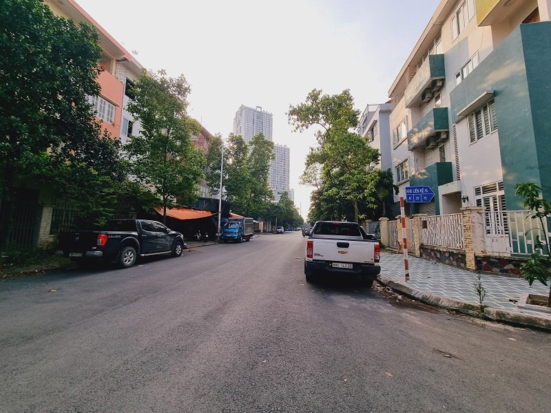 Bán Biệt Thự Xây Thô Khu ĐTM Văn Khê, Hà Đông - 185m2, Giá 30 Tỷ