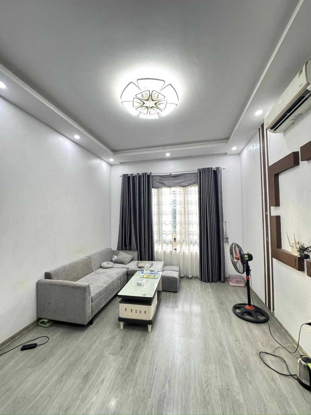 Cổ Nhuế: Bán nhà 25m², 4 tầng, Ô Tô Đỗ Cửa, Giá 6.9 tỷ