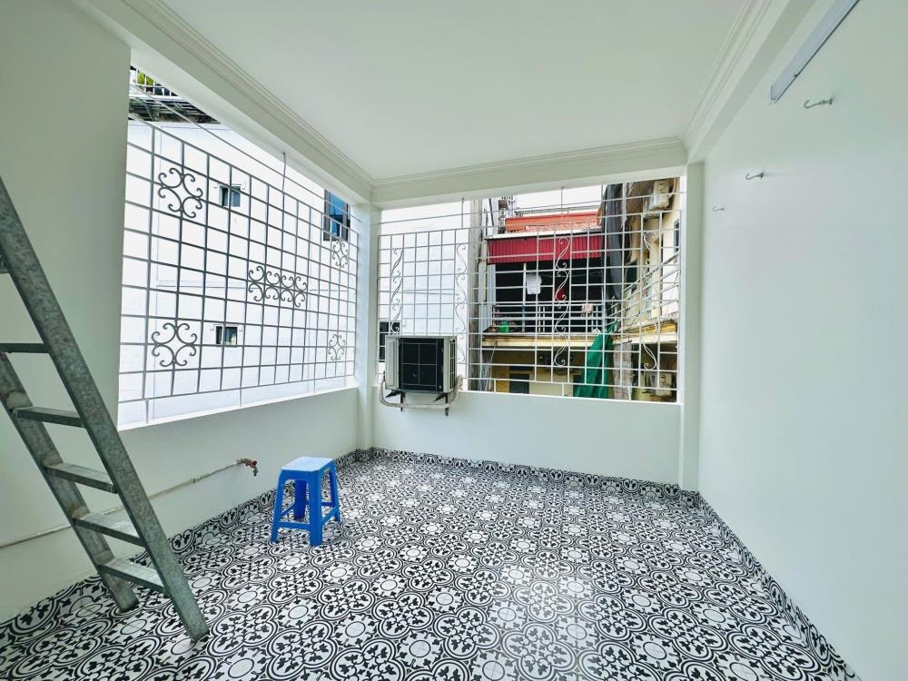Nhà đẹp, mới, full nội thất, 41m² 5 tầng, MT 3.3m, ngõ rộng, giá 9.65 tỷ