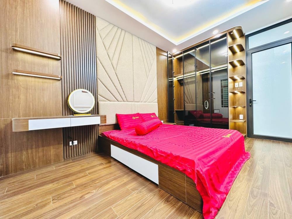 Nhà đẹp, mới, full nội thất, 41m² 5 tầng, MT 3.3m, ngõ rộng, giá 9.65 tỷ