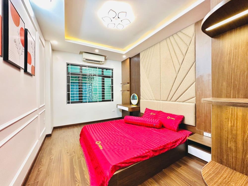 Nhà đẹp, mới, full nội thất, 41m² 5 tầng, MT 3.3m, ngõ rộng, giá 9.65 tỷ